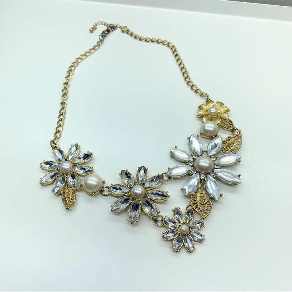 4/$20!! Floral statement necklace - gold silver and mirror - Picture 1 of 4